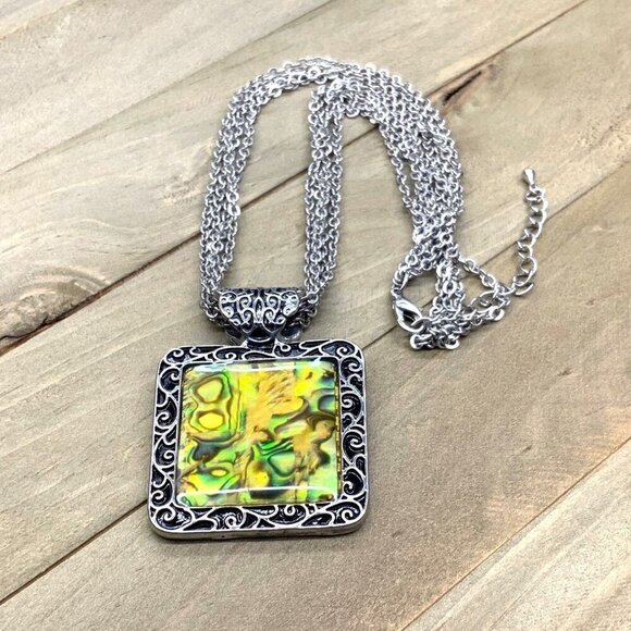 Reversible Pendant Necklace Abalone Center Filagree Design Silver Tone Adjustabl - Picture 2 of 4